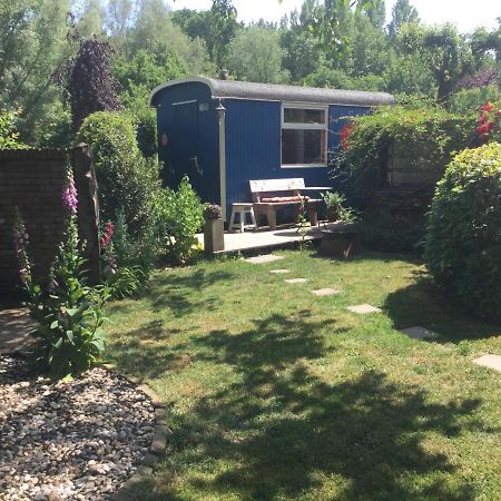 De Akker, Unieke Overnachting In Pipowagens! Ommeren 外观 照片